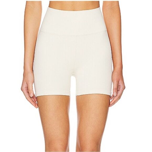 WellBeing + BeingWell StretchWell Valle 4 Inch Bike Short Birch cream Revolve S - Picture 1 of 9